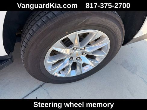 Used 2023 Chevrolet Suburban Premier image 9