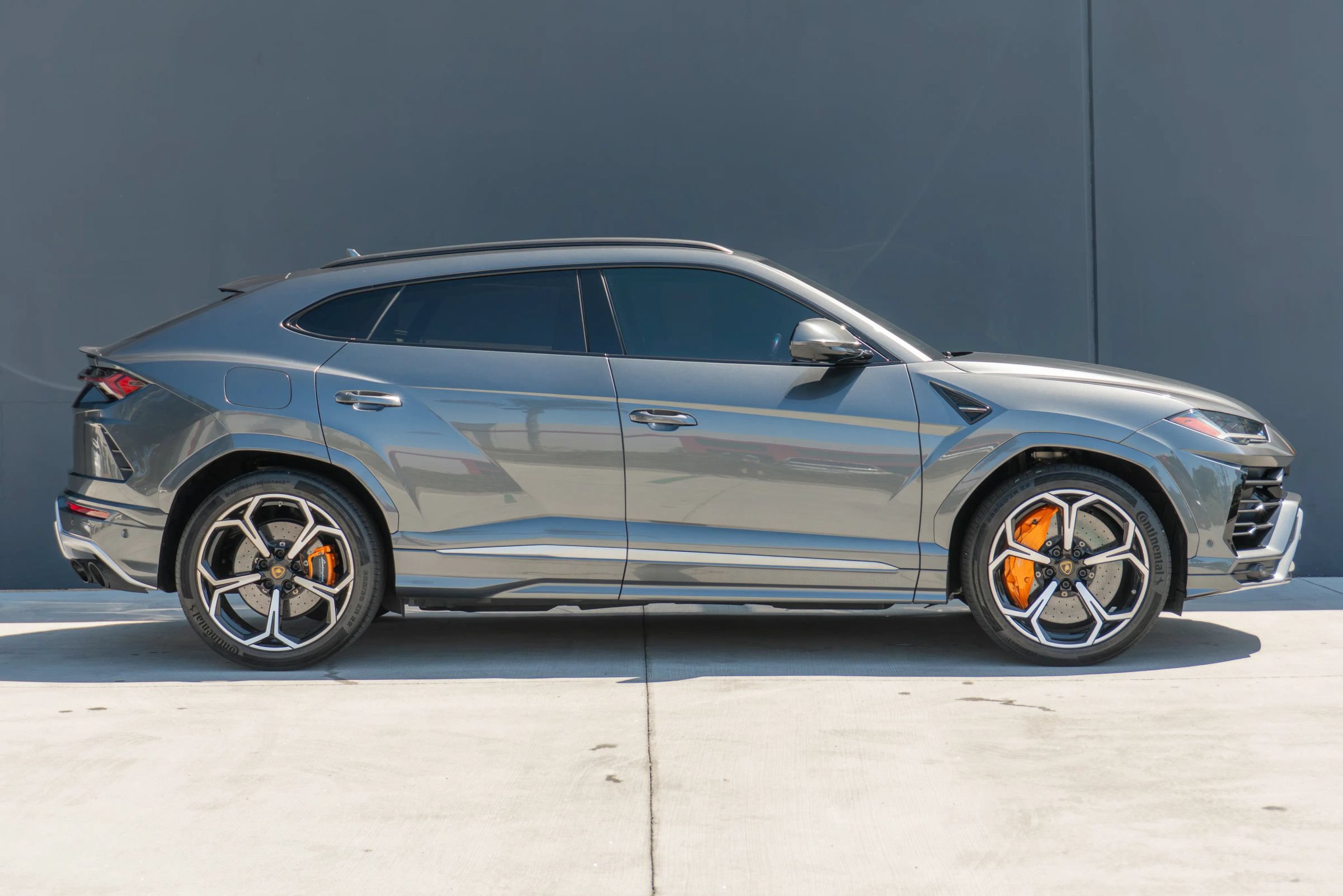 Used 2019 Lamborghini Urus AWD/4WD image 6