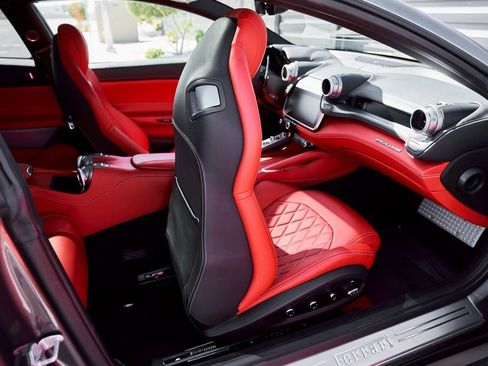 Used 2020 Ferrari GTC4Lusso image 50