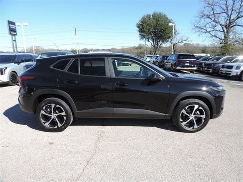 Used 2025 Chevrolet Trax RS w/ Driver Confidence Package image 4