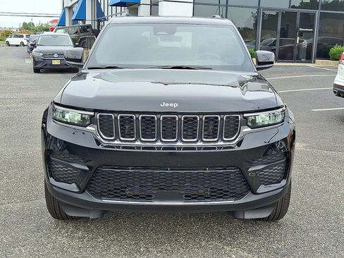 New 2025 Jeep Grand Cherokee Laredo X image 2