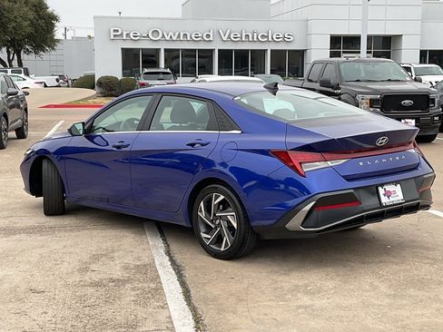 Used 2025 Hyundai Elantra SEL image 7