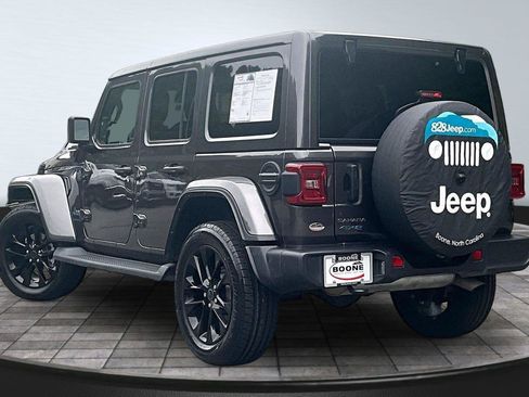Used 2025 Jeep Wrangler Unlimited Sahara AWD/4WD image 3