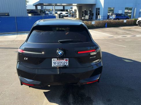 Used 2023 BMW iX xDrive50 w/ Sport Package image 6