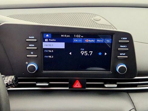 Used 2025 Hyundai Elantra SE w/ Cargo Package FWD image 16