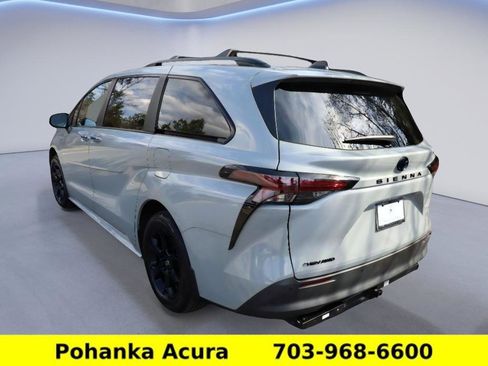 Used 2025 Toyota Sienna XLE Woodland Edition AWD/4WD image 5