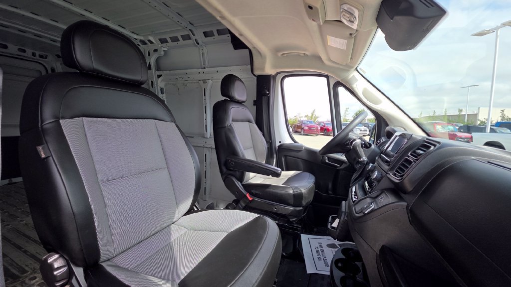 Used 2023 RAM ProMaster 2500 FWD image 11