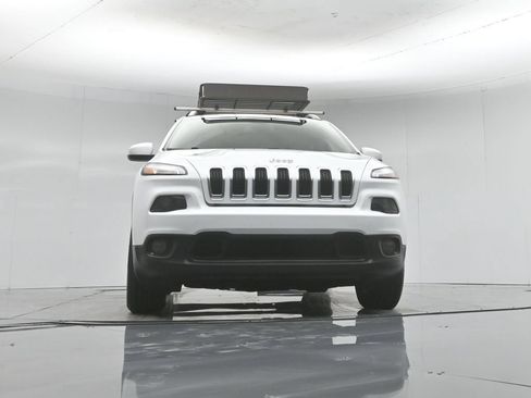 Used 2017 Jeep Cherokee Latitude FWD image 47