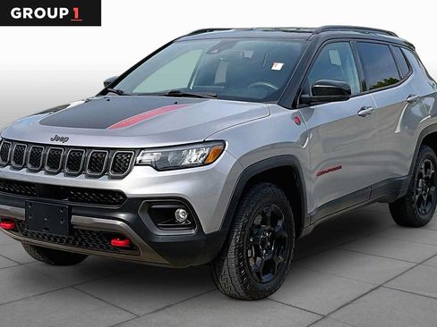 Used 2023 Jeep Compass Trailhawk w/ Trailhawk Convenience Group AWD/4WD image 1