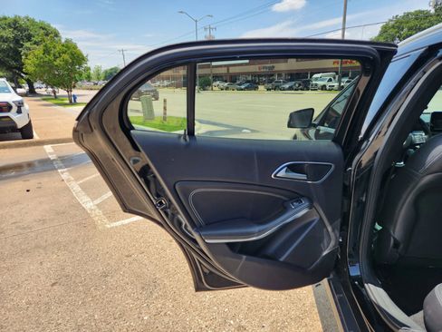 Used 2016 Mercedes-Benz GLA 250 image 11