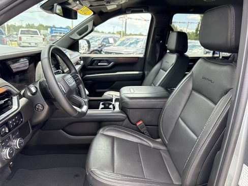 Used 2025 GMC Yukon Denali AWD/4WD image 11