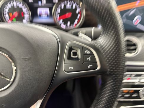 Used 2017 Mercedes-Benz E 300 4MATIC image 28
