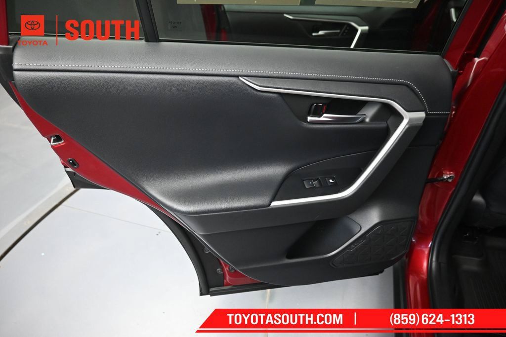 Used 2022 Toyota RAV4 Limited AWD/4WD image 27