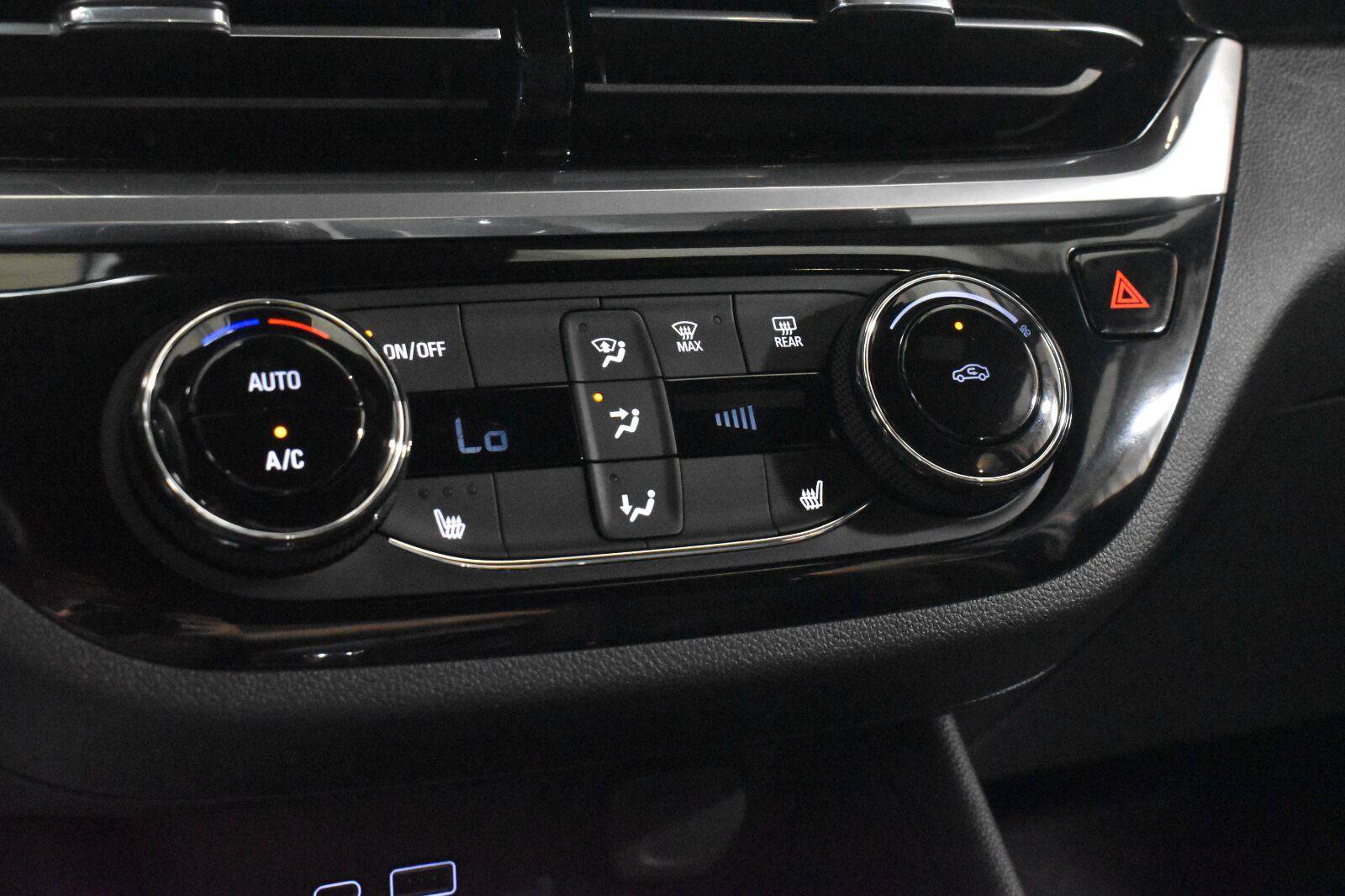 Used 2024 Buick Envista Sport Touring FWD image 17