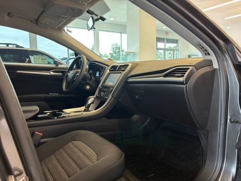 Used 2016 Ford Fusion SE FWD image 23