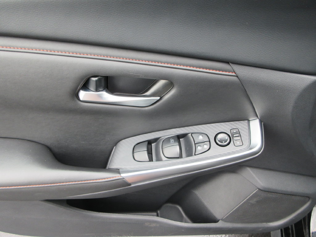 Used 2025 Nissan Sentra SR FWD image 21