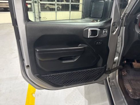 Used 2020 Jeep Gladiator Rubicon image 11