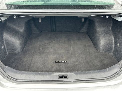 Used 2024 Nissan Altima 2.5 SV image 25