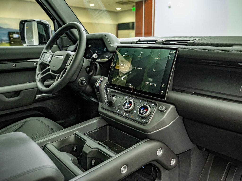 New 2026 Land Rover Defender 110 S AWD/4WD image 44