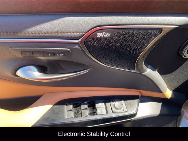 Used 2024 Lexus ES 350 Ultra Luxury w/ Accessory Package (Z2) FWD image 13