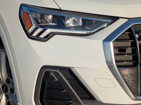Used 2022 Audi Q3 2.0T Premium Plus w/ Premium Plus Package image 24