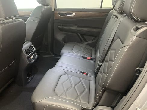 New 2026 Volkswagen Atlas SE image 28