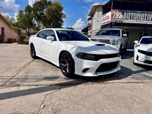 Used 2019 Dodge Charger GT image 2