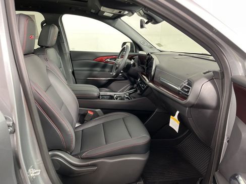 New 2026 Chevrolet Traverse Z71 w/ Enhanced Driving Package image 8