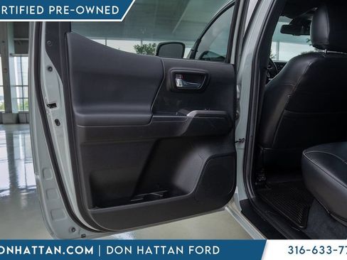 Used 2023 Toyota Tacoma TRD Sport w/ Technology Package AWD/4WD image 17