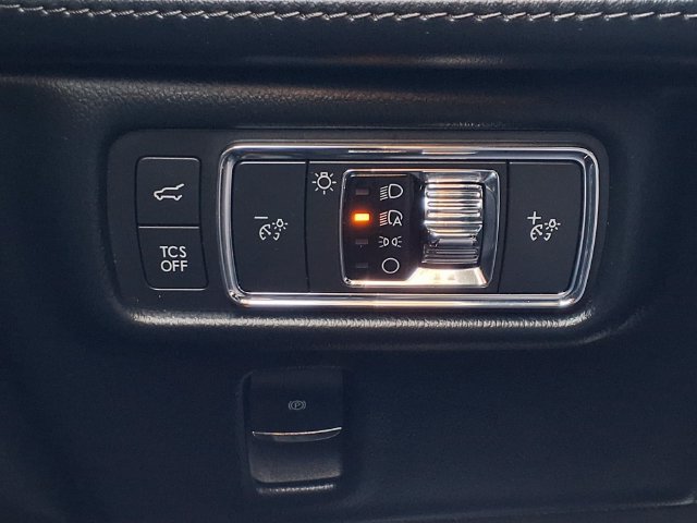Certified 2022 Lincoln Nautilus Reserve w/ Luxury Package FWD image 13