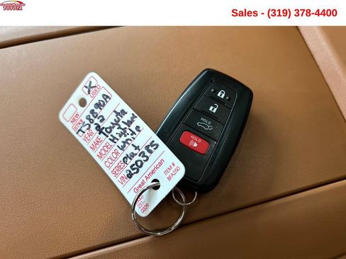 Used 2022 Toyota Highlander Platinum AWD/4WD image 27