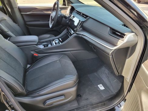 New 2026 Jeep Grand Cherokee Altitude image 16