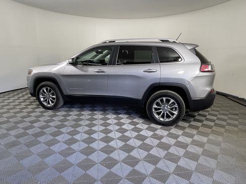 Used 2019 Jeep Cherokee Latitude Plus w/ Comfort/Convenience Group AWD/4WD image 2