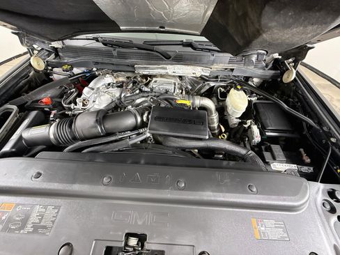 Used 2018 GMC Sierra 2500 Denali w/ Duramax Plus Package AWD/4WD image 31