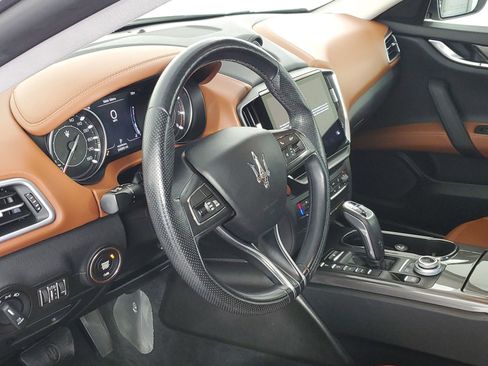 Used 2021 Maserati Ghibli S image 25