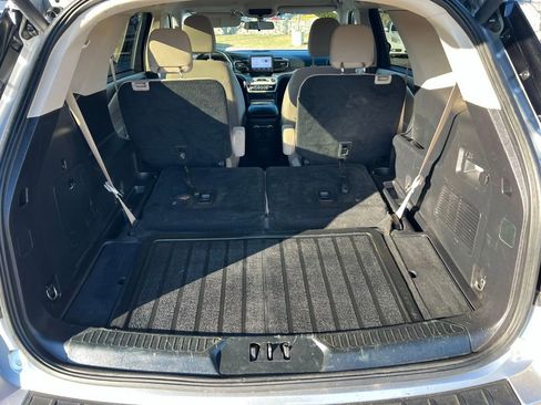 Used 2022 Ford Explorer XLT w/ Class IV Trailer Tow Package image 24