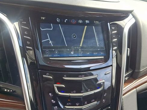 Used 2020 Cadillac Escalade Luxury AWD/4WD image 8