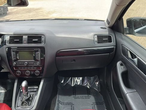 Used 2015 Volkswagen Jetta SEL image 27