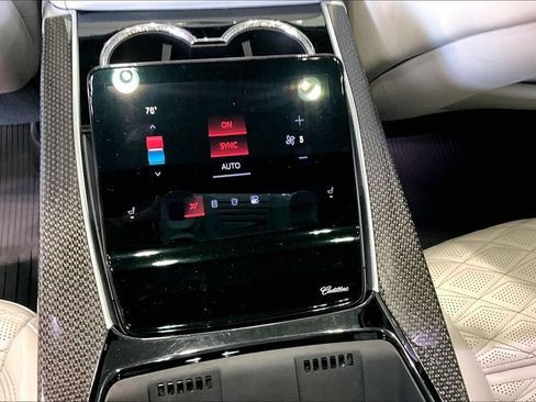 Used 2025 Cadillac Escalade V AWD/4WD image 10