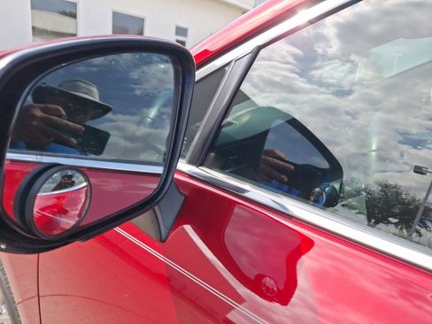 Used 2021 Toyota Venza XLE image 15