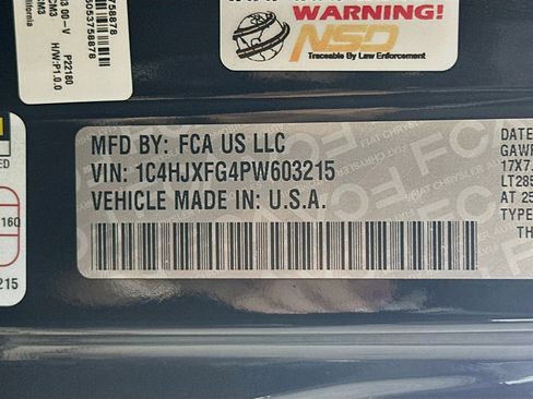 Used 2023 Jeep Wrangler Unlimited Rubicon w/ Cold Weather Group AWD/4WD image 31