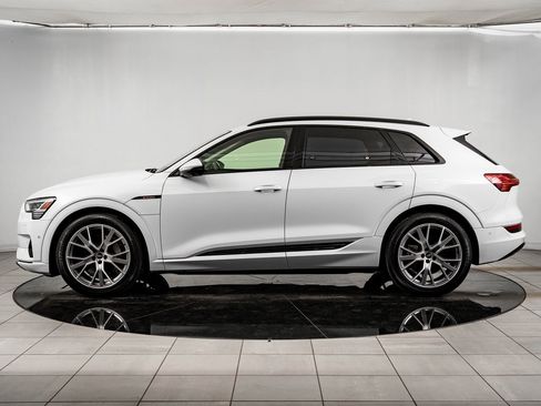 Used 2021 Audi e-tron Prestige w/ Prestige Package image 12