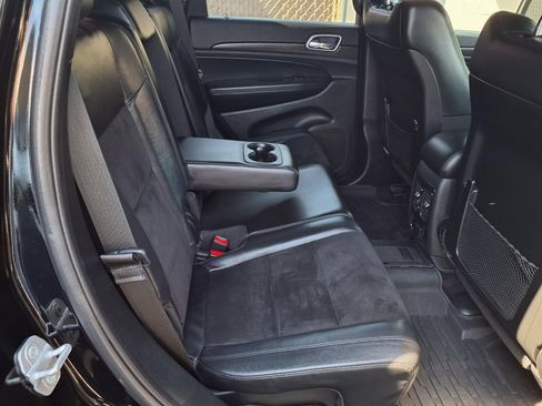 Used 2018 Jeep Grand Cherokee Altitude RWD image 23