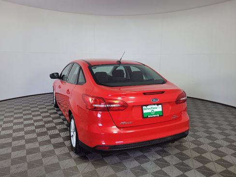 Used 2016 Ford Focus SE FWD image 5