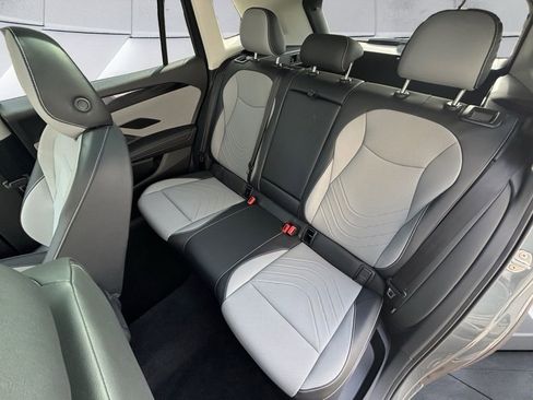 New 2025 Volkswagen Tiguan SE AWD/4WD image 19