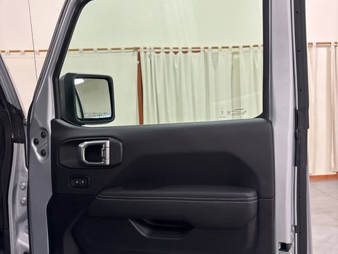 Used 2023 Jeep Wrangler Unlimited Sahara w/ Cold Weather Group image 37