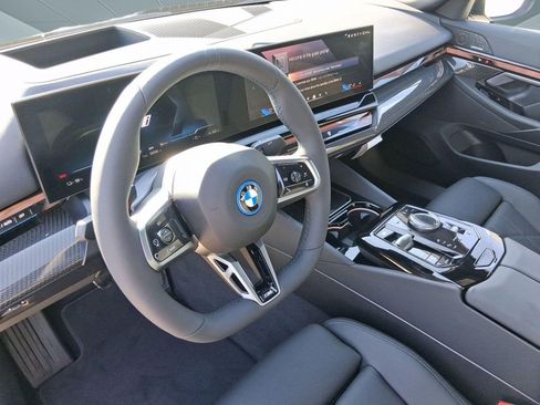 New 2026 BMW i5 eDrive40 w/ M Sport Package image 4