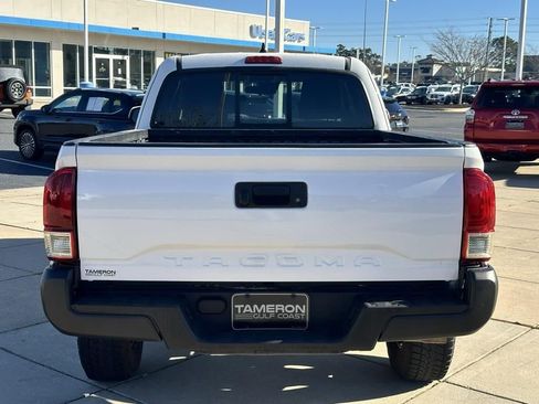 Used 2021 Toyota Tacoma SR w/ SR Convenience Package image 3