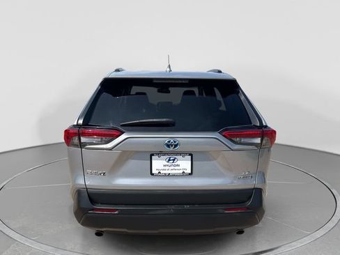 Used 2021 Toyota RAV4 LE AWD/4WD image 7
