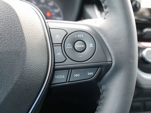 Used 2024 Toyota Corolla Cross LE image 20